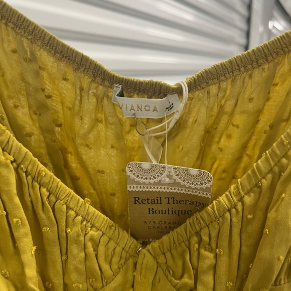 Mustard Crop Blouse - Picture 4 of 5